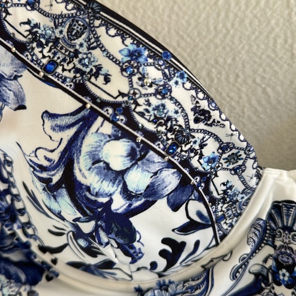 Camilla Soft Cup Underwire One Piece
Glaze And Graze, Large, $429 - Picture 16 of 17